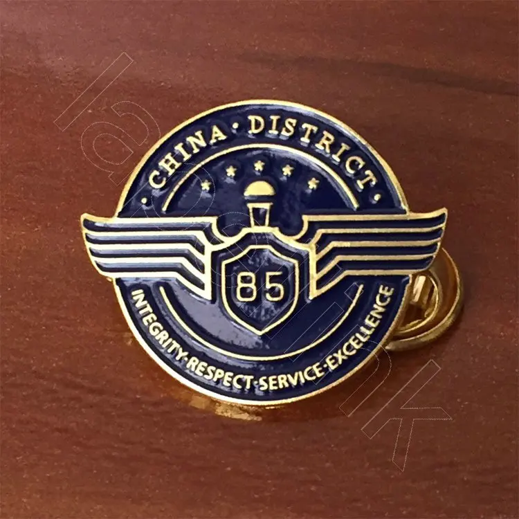 Позолоченные бейджи с логотипом в виде головы орла индивидуальными буквами и