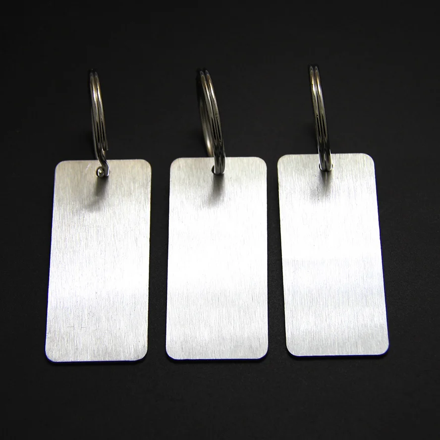 100 шт заказной алюминиевый брелок для автомобильных лазерных логотипов именной