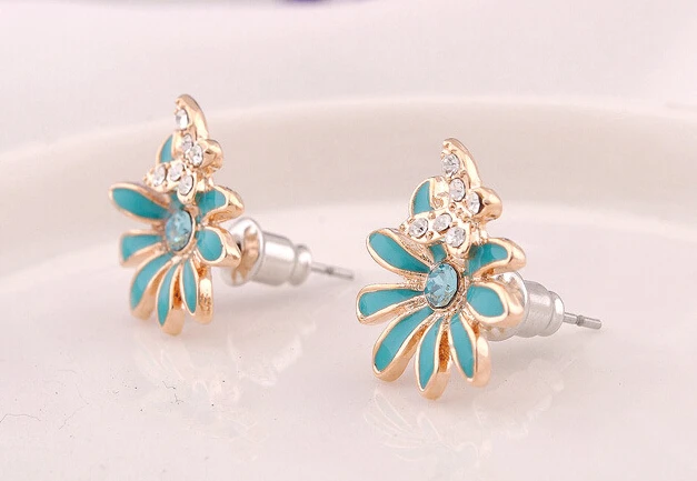 Роскошные серьги-гвоздики в виде бабочек с кристаллами 2 цвета E2426 | Украшения и