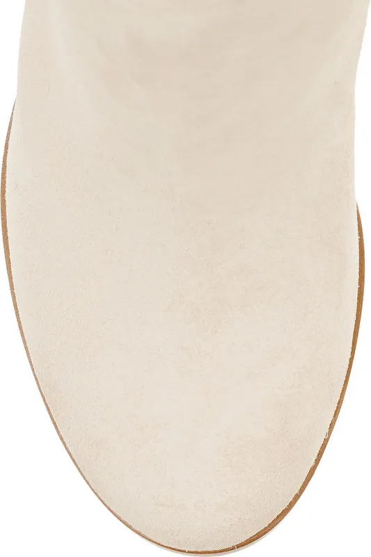 Женские замшевые сапоги до колена бежевые или белые высокие на массивном высоком