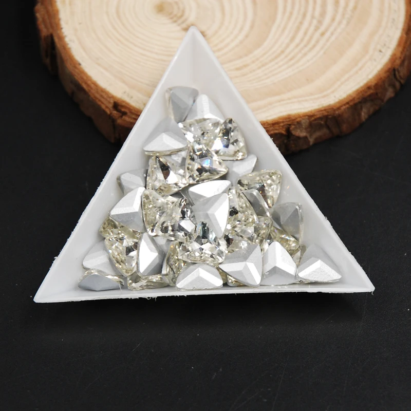 Стразы стеклянные с треугольными гранями 6/8/10 мм | Дом и сад