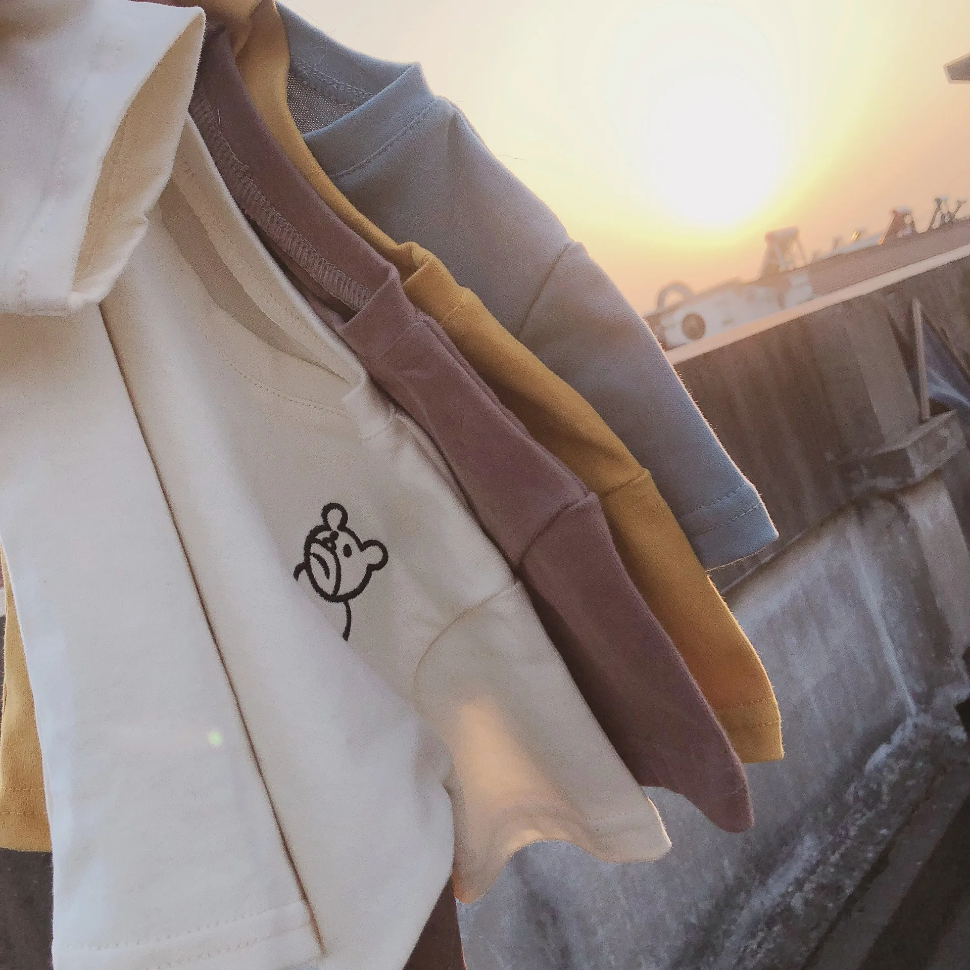 Детская футболка в Корейском стиле с короткими рукавами и вышивкой медведя из