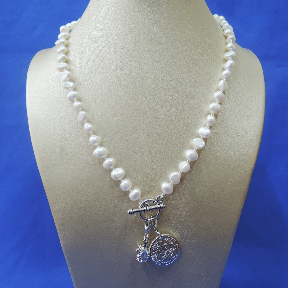 

100% натуральное пресноводное жемчужное ожерелье с красивой подвеской в виде короны.