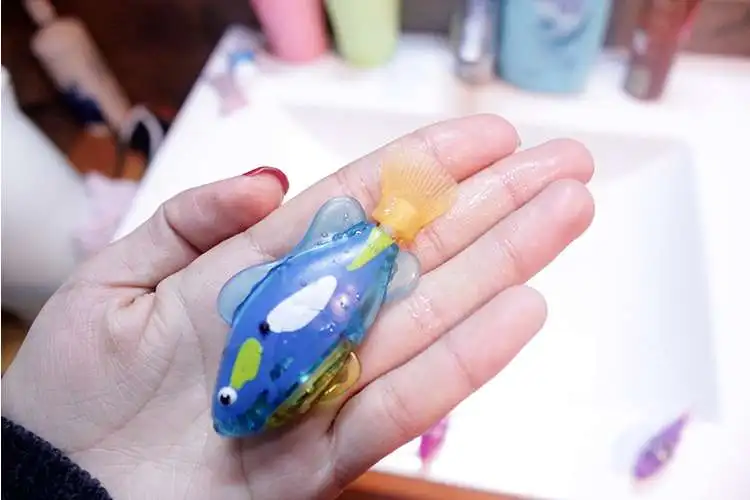 Игрушка пластиковая светящаяся электрическая электронная Рыба для морской