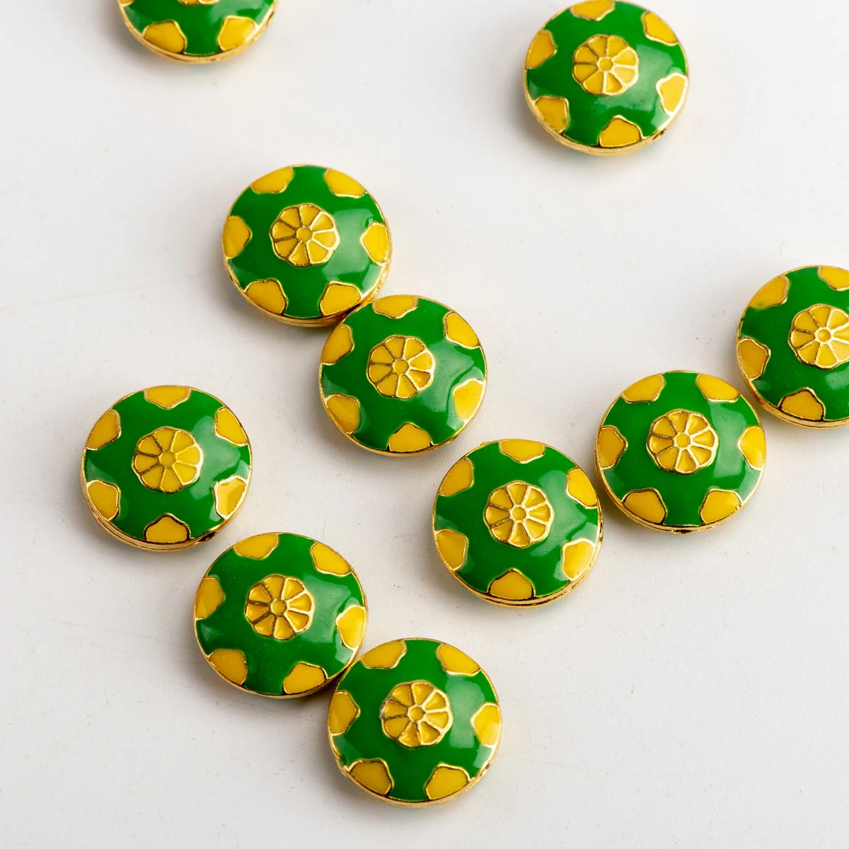 Красочные Подвески из золотистого сплава с пуговицами в виде цветка фурнитура и