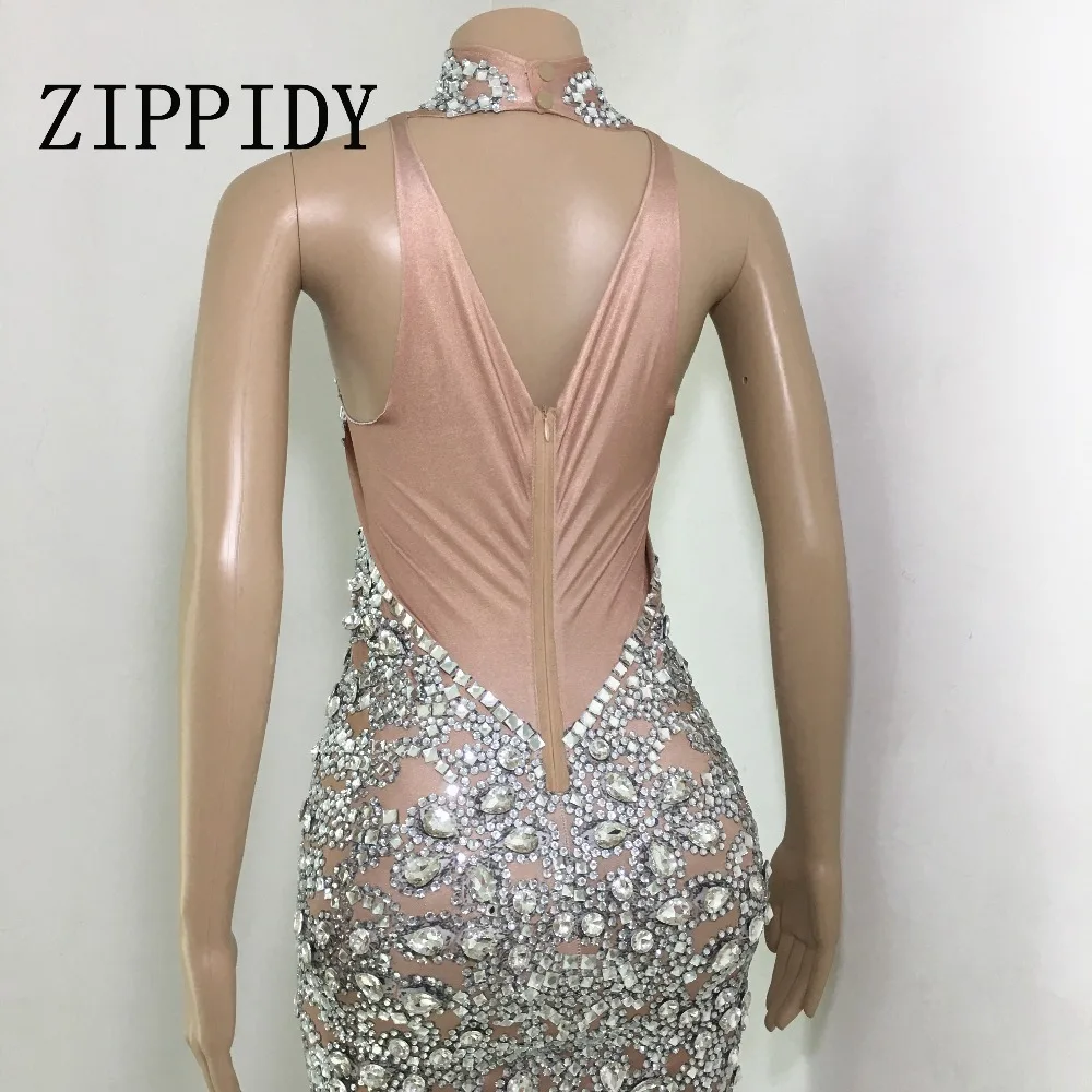 Модное платье стразы с цветами и длинным шлейфом костюм блестящими камнями