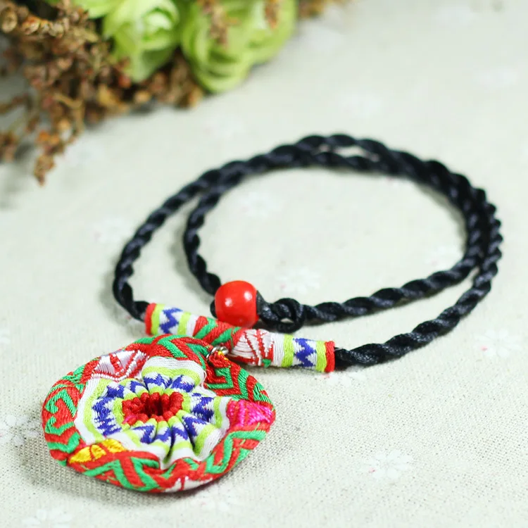 Ожерелье чокер ручной работы с яркими принтами и вышивкой новое этническое