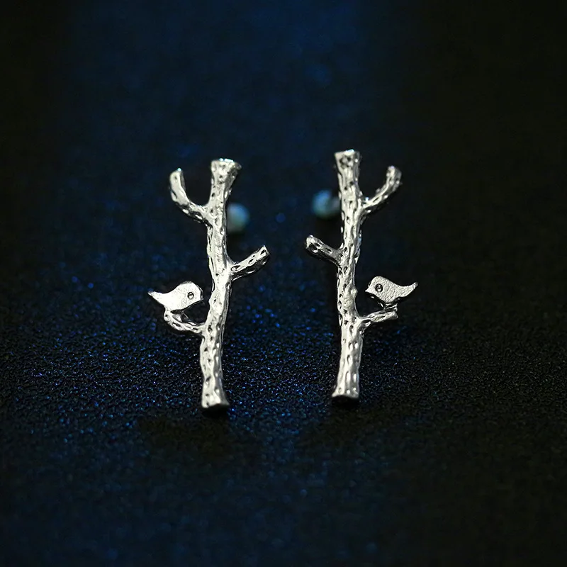 Позолоченные серьги-гвоздики в форме ветки с маленькой птицей особый дизайн для