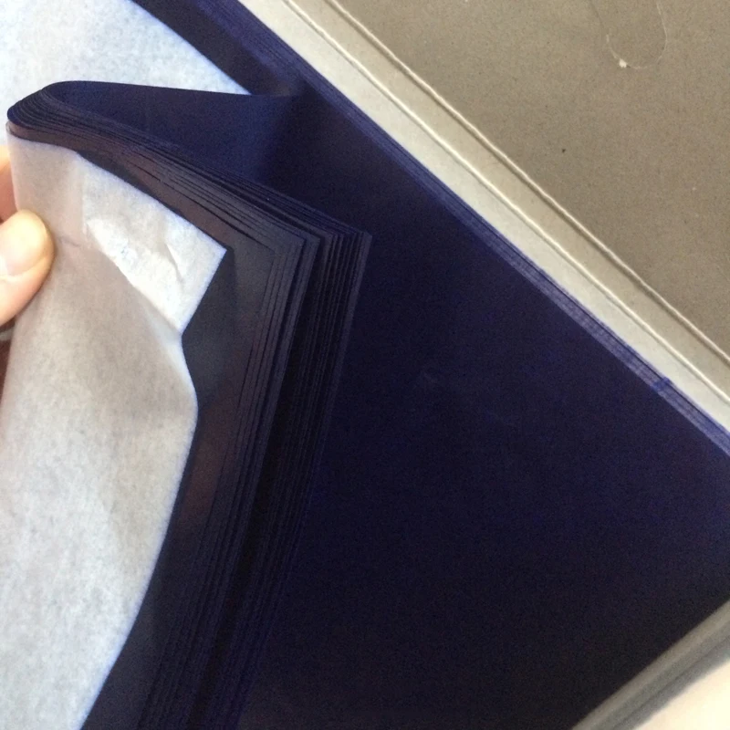 Углеродистая бумага EZONE 50 листов 32K синяя двухсторонняя тонкая копировальная 12 7*18 - Фото №1