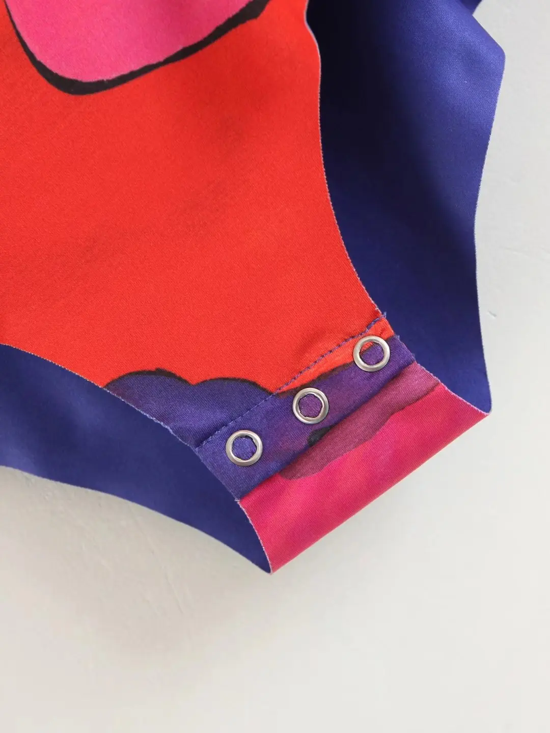 Женское боди с цветочным принтом V образным вырезом и длинным