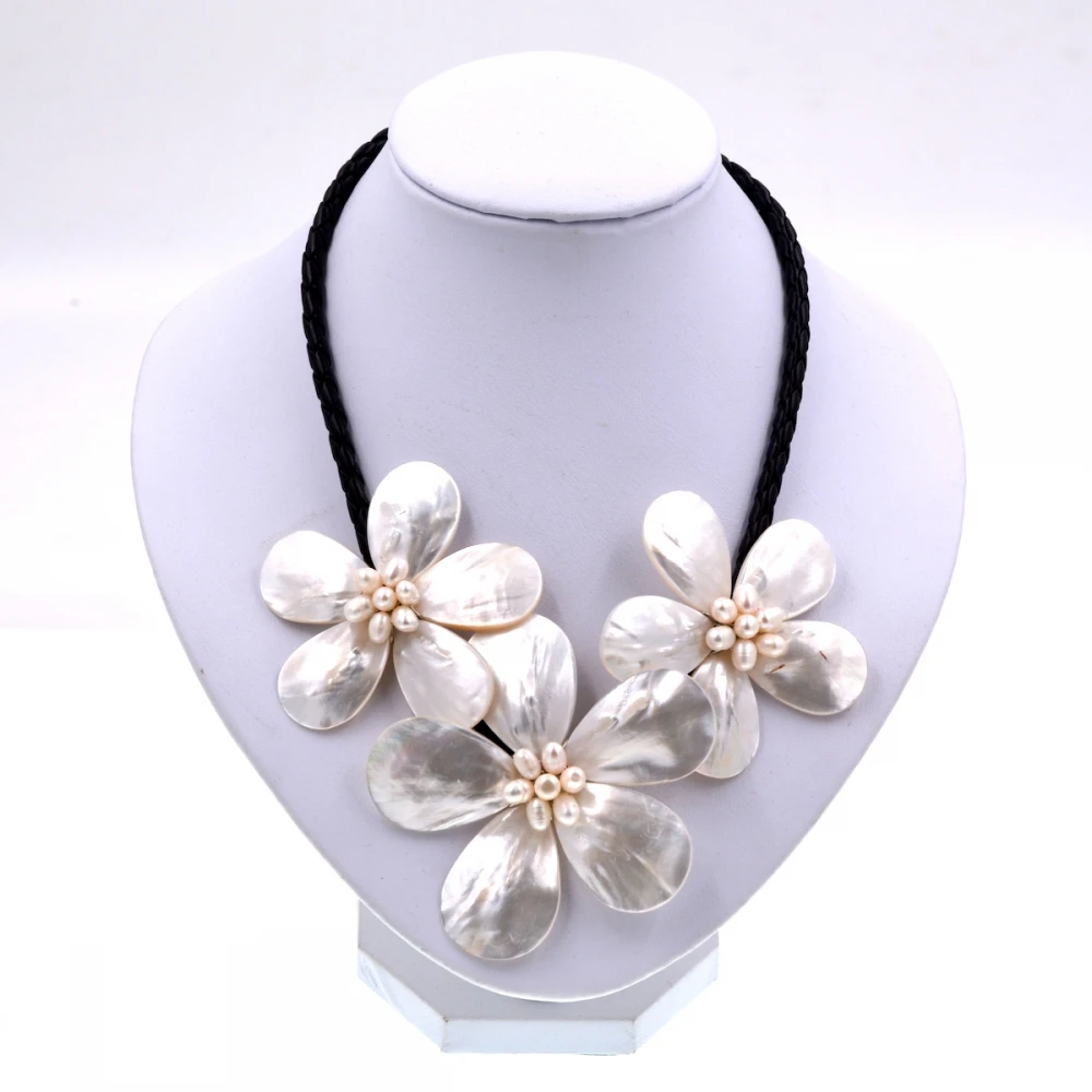 

Europe Chic Fashion Natural white freshater Pearl White Sea Shell Flower necklace 2017 Female Wedding