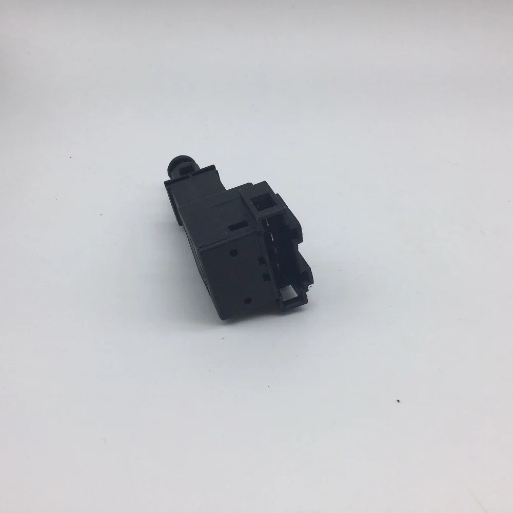 1J0945511A переключатель стоп-сигнала для VW BORA GOLF IV T4 T5 SKODA FABIA OCTAVIA AUDI FORD GALAXY 1070613 |