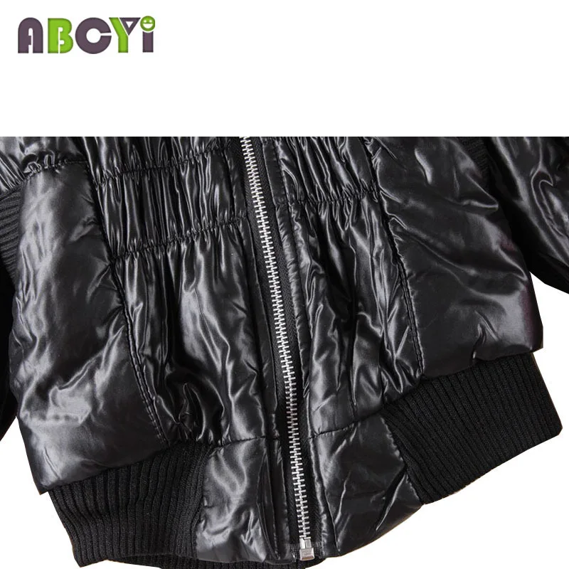 Зимняя женская куртка новинка 2017 черная ветрозащитная короткая стеганая с