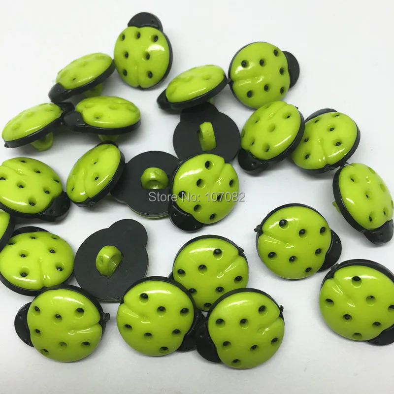 

100pcs Green Ladybugs Ladybirds Buttons Plastic Cartoon Shank Buttons Sewing DIY Crafts Appliques Cardmaking