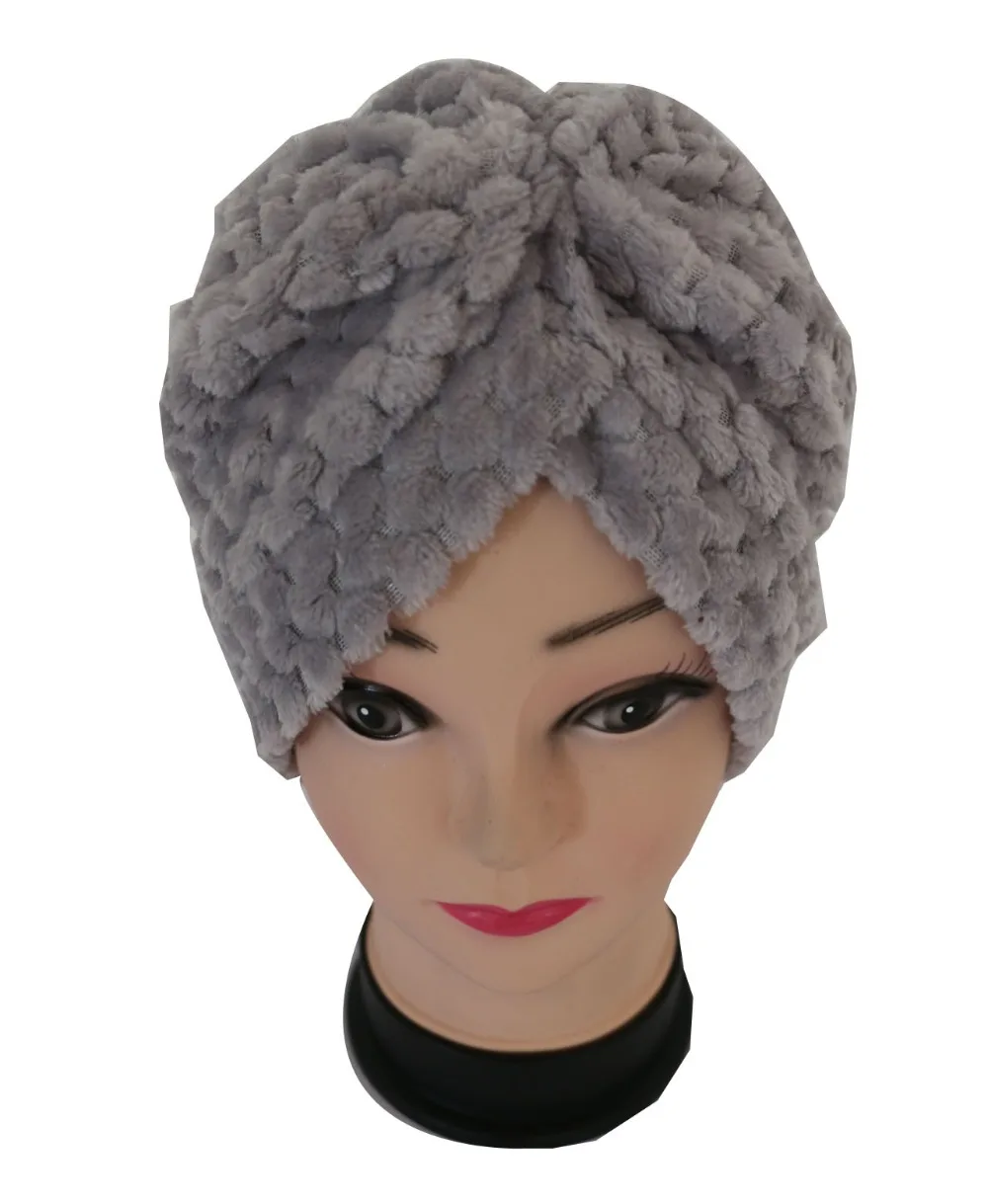 Женские шапки из искусственного меха серые черные флисовые клетчатые тюрбан