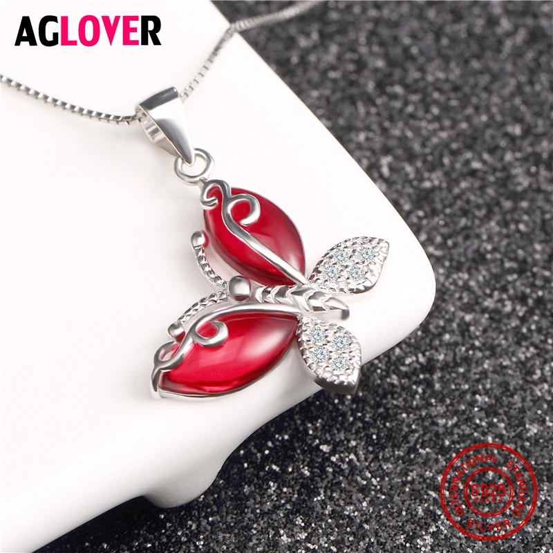 Женское ожерелье с подвеской бабочкой инкрустированное кристаллом ААА из