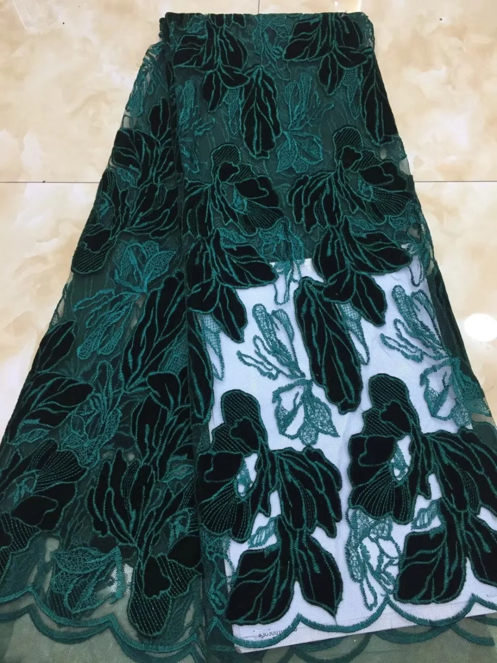 

African velvet Lace 2018 High Quality French Lace Fabric Royal Blue Color African Lace Fabric For Nigerian Wedding Dress ML6764