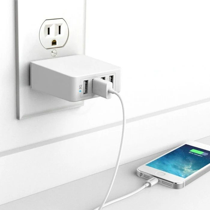 Сетевое зарядное устройство с 4 USB-портами и вилкой Стандарта