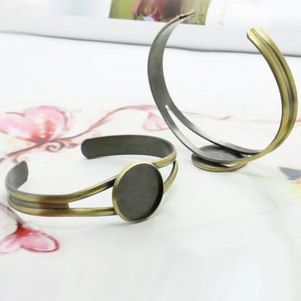 

2pcs 20mm Plated V Shape Bangle Settings Bracelet Cabochon Base Cameo Blank Bezel Tray High Quality Accessories Jewelry Making