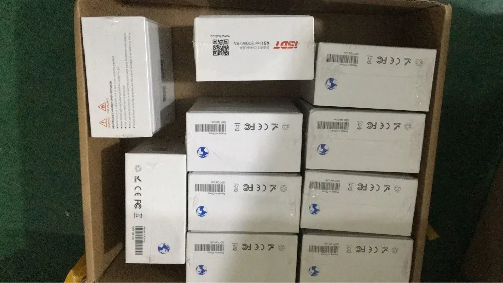 ISDT Q6 Lite/Plus/Pro 200/300W 14A мини-зарядное устройство для карманного аккумулятора для RC частей версия на английском языке