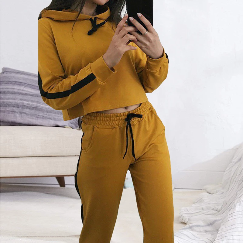 Женский спортивный костюм в полоску Vertvie повседневный из 2 предметов с капюшоном