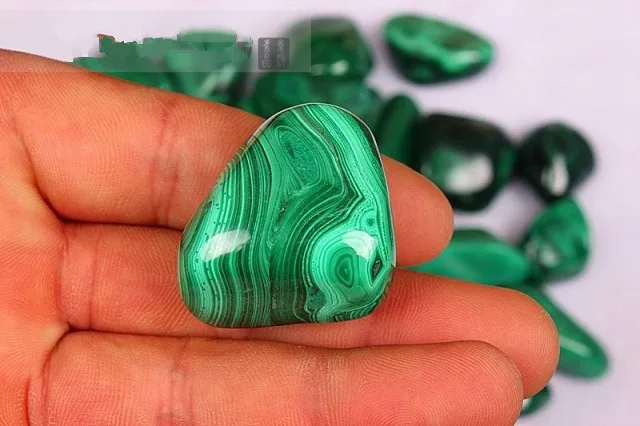 (1) Малахитовый упали камни целебные кристаллы рейки драгоценных камней |stone fish