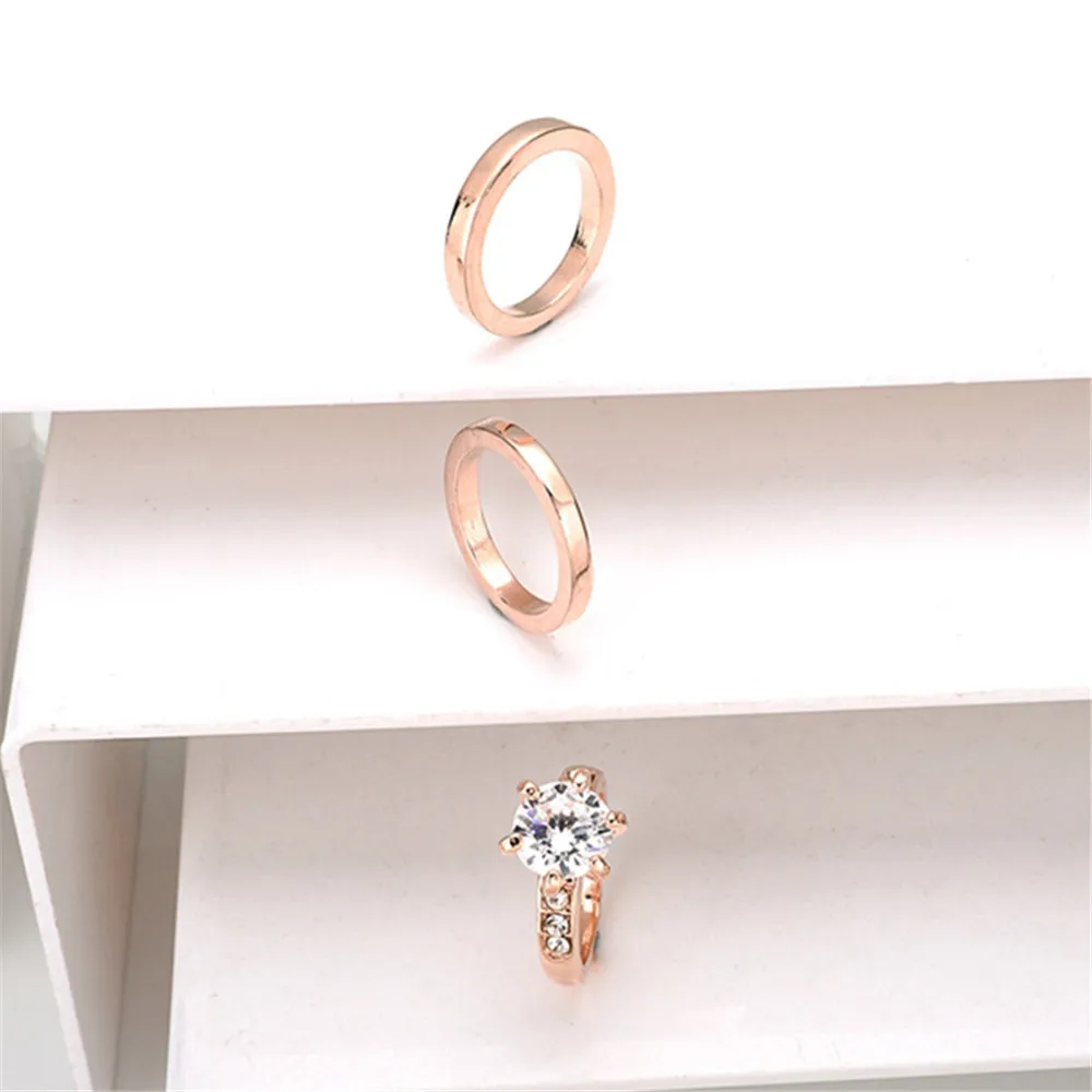 Стекируемые включают комплект из 3 предметов кольца с циркония круглый тройной