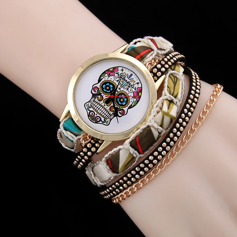 

Hot Selling Fashion Bracelet Watch Women Skull Pattern Rivet Chain Winding Watches High Quality Quartz Watch Relogio Feminino