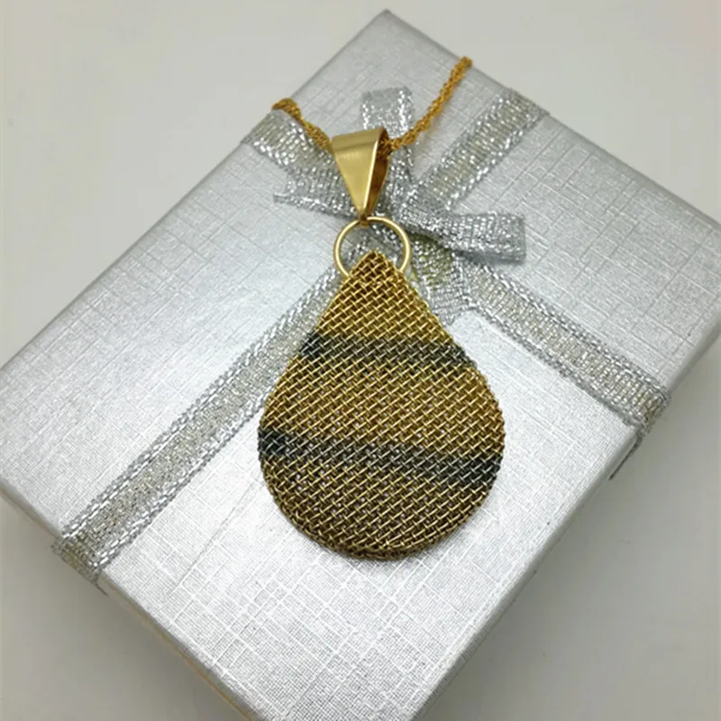 Комплект ювелирных изделий большие серьги-кольца ожерелье с подвеской женские