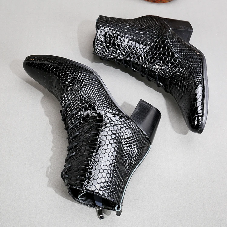 Стильные черные ботильоны со змеиным узором зимние военные ботинки на шнуровке