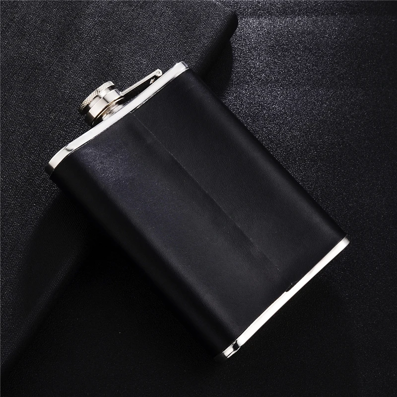 Personalized Alcohol Flask 8oz Studded Design PU Leather Stainless Steel Mini Hip Camp Outdoor Portable | Дом и сад