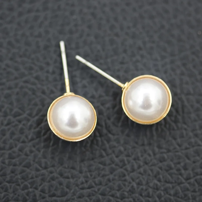 

New Design Golden Sivler Metal Semicircle Encasing White Sleek Simulated Pearl Fashion Stud Earrings for Women