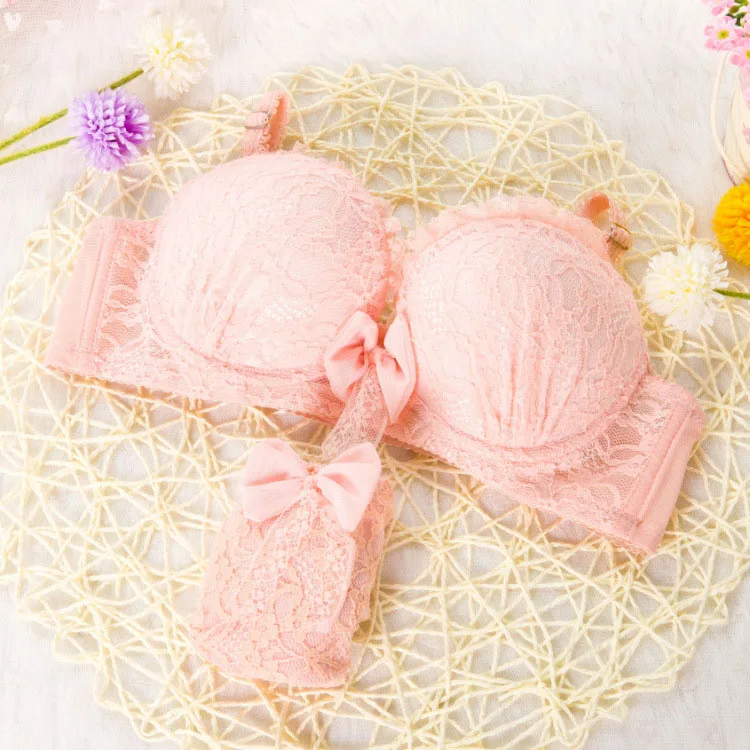 Комплект женского кружевного нижнего белья бюстгальтер и трусики с бантиком