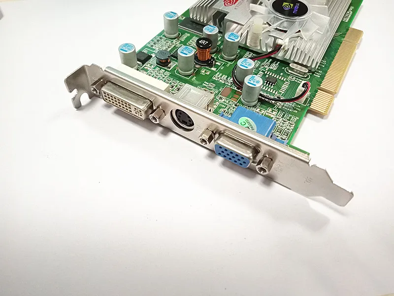 Совершенно новая видеокарта nVIDIA GeForce FX5500 256M 128 бит DDR VGA/DVI PCI|Компьютерные кабели и