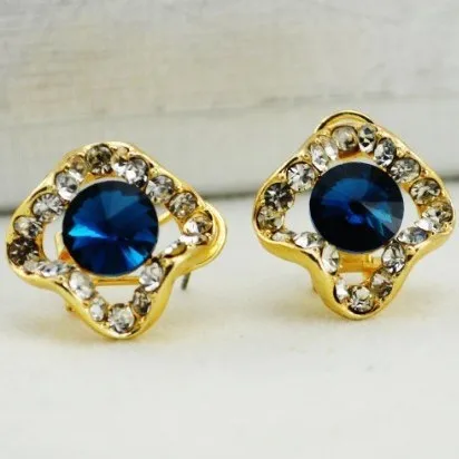 

New Arrival Bling Bling Geometrical Crystal Rhombus Stud Earrings Accessories for Woman Wholesale and Retail