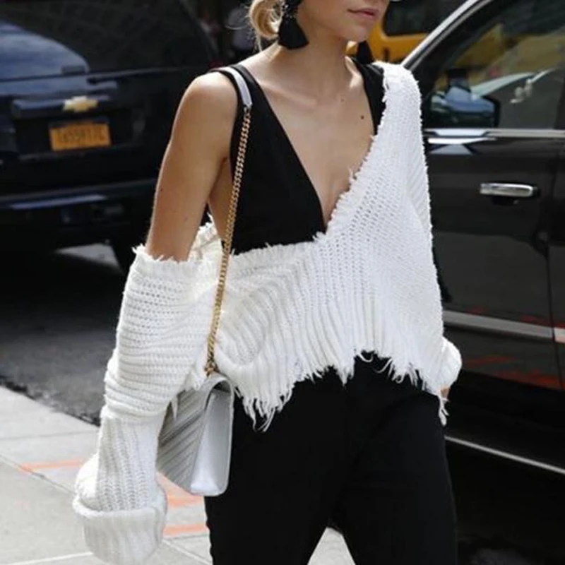 

Knitted Deep V-neck Sexy Jumper Sexy Crop Pullover Female Winter Sweater Tassel Vintage Knitwear Loose Bottom Tops Hollow Out