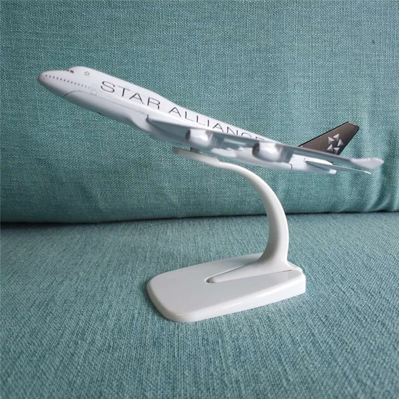 Сплав металла Star Alliance B747 400 полета самолета Airbus моделирование статическое