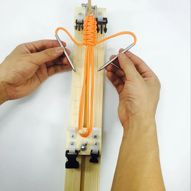 

1PCS DIY Jig Solid Wood Paracord Bracelet Maker Knitting Tool Knot Braided Parachute cord Bracelet Weaving Tools Wristband Maker