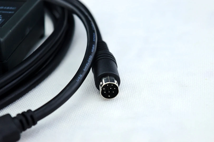 TSXCUSB485C: многофункциональный программируемый кабель с интерфейсом USB PLC и ведущим