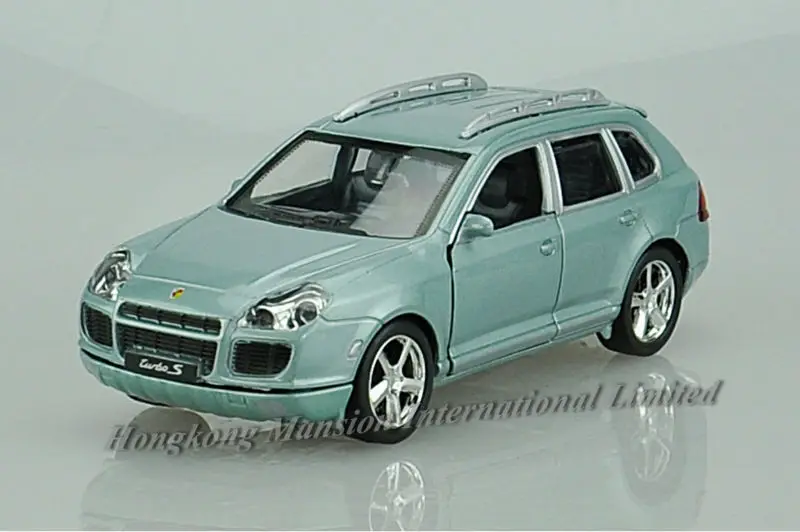 Коллекционная модель автомобиля SUV 1:32 из сплава под давлением для Porsche Cayenne Turbo S