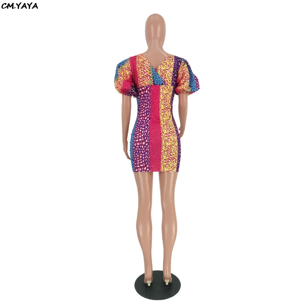 Женское мини платье с леопардовым принтом и открытыми плечами облегающее