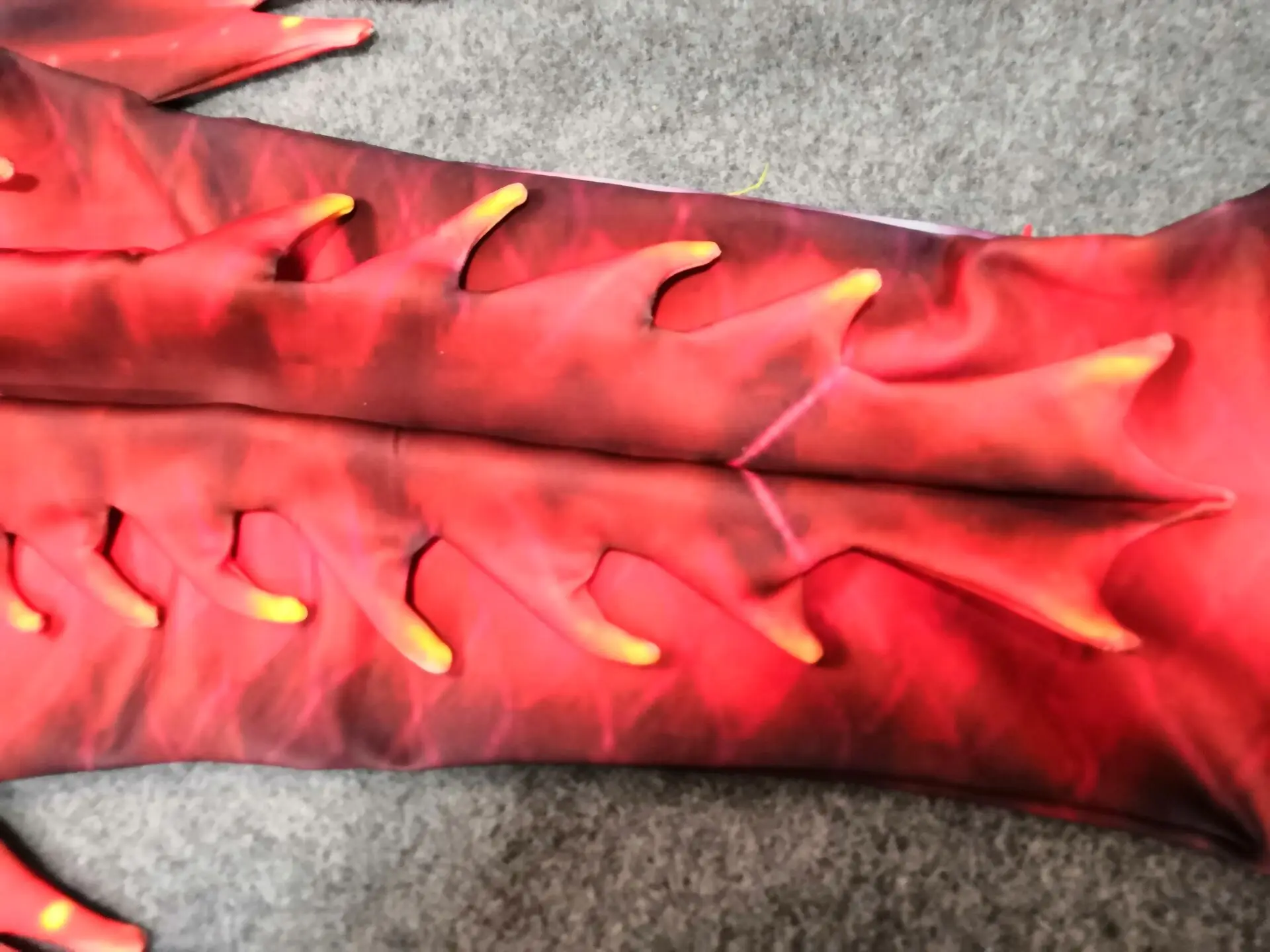 

Customized Mermaid Tail Custume 2019 New Swimable Mermaid Tail with Monofin for Swimming Mermaid Cosplay Costume Beach Artifact