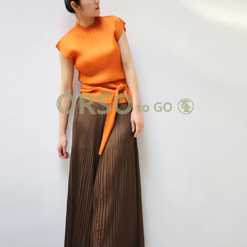 Женская плиссированная футболка Changpleat Однотонная с коротким рукавом и стоячим