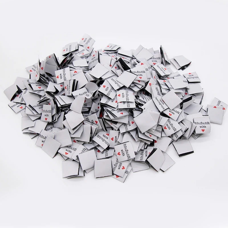 150 шт. в наличии этикетки для одежды черные письма ручной работы с сердечным