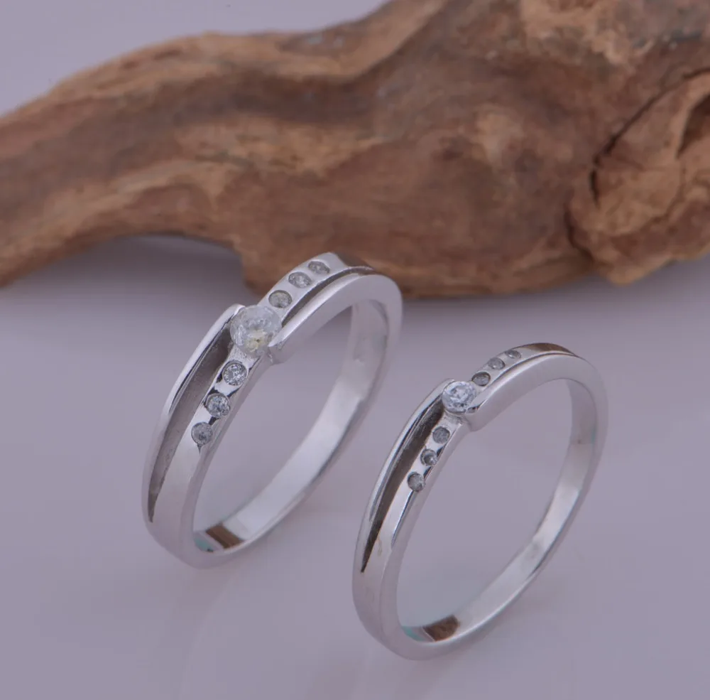 Романтические парные кольца позолоченные ювелирные золотистые с фианитами для