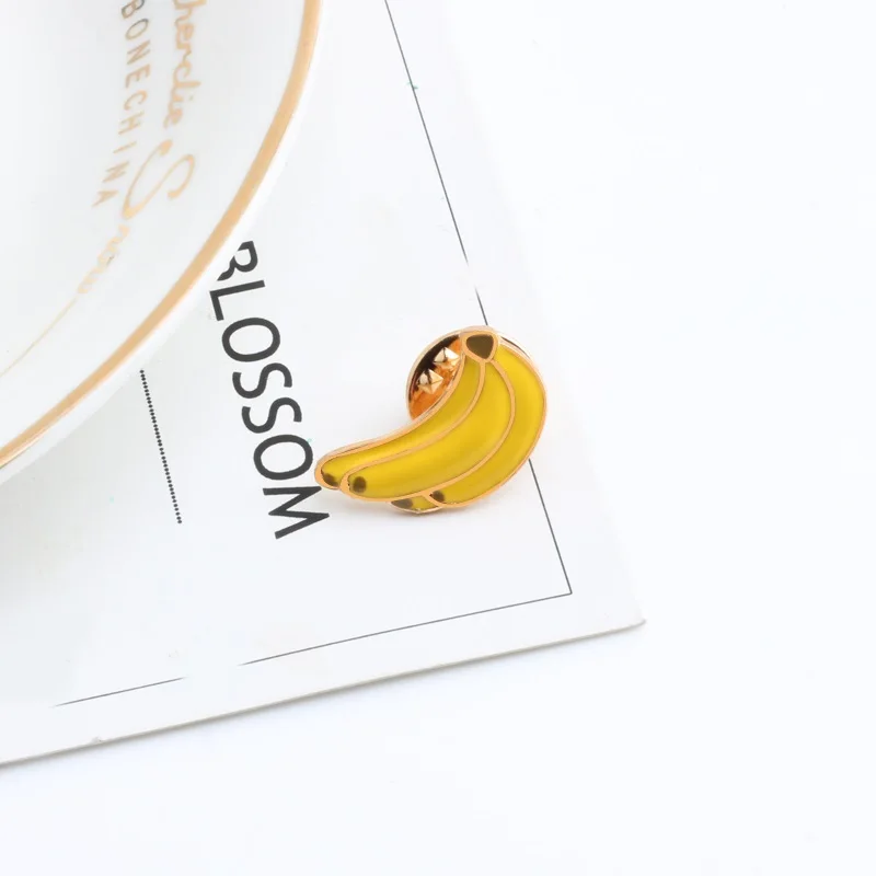 Мультяшные броши и булавки с фруктами милые эмалированные значки бананом