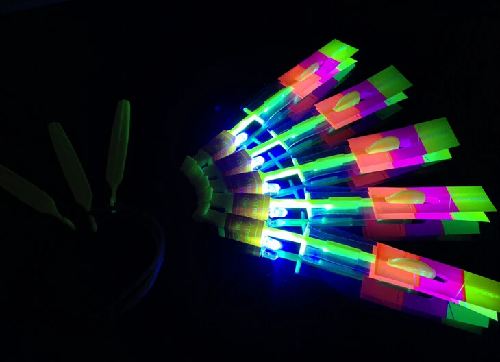 100 шт. новые детские игрушки потрясающие светодиодные летающие стрелы Вертолет