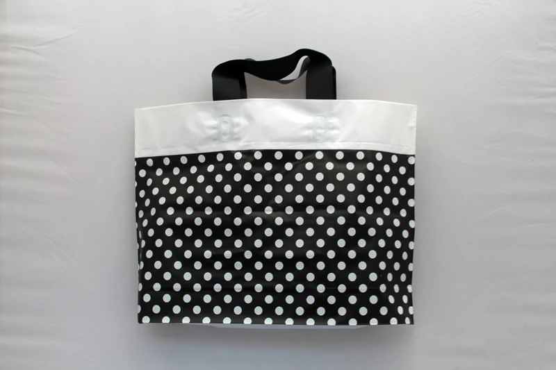 50pcs Gift Plastic Bags Black Polka dot gift packing bags plastic shopping bag cloth/shoes/favors 25x20x5cm | Дом и сад