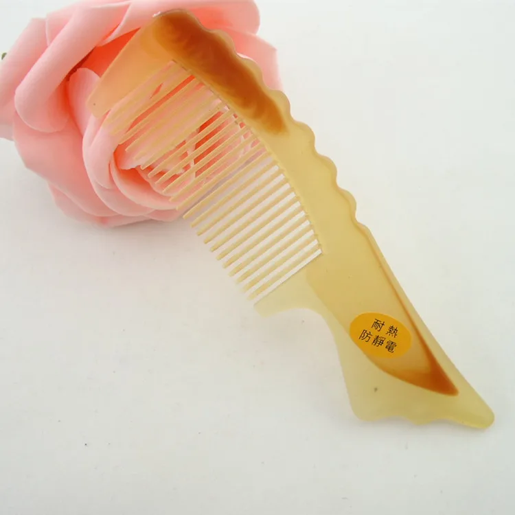 Design beautiful comb goosegrass portable send relatives to friends were suitable(color random) | Красота и здоровье