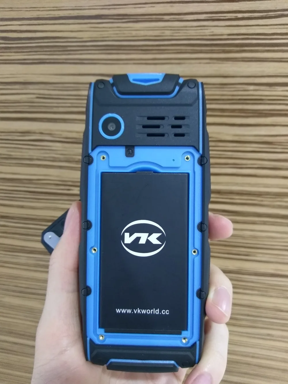 VKWorld камень V3 IP68 Водонепроницаемый 2,4 дюймовый мобильный телефон русская клавиатура 3000 мАч батарея светодиодный фонарик GSM мобильный телефон